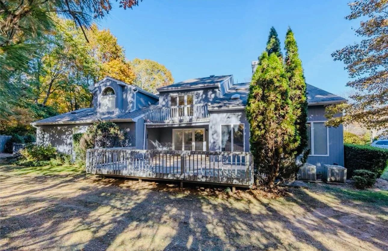 Photo of 2 Heiko Court, Northport, NY 11768
